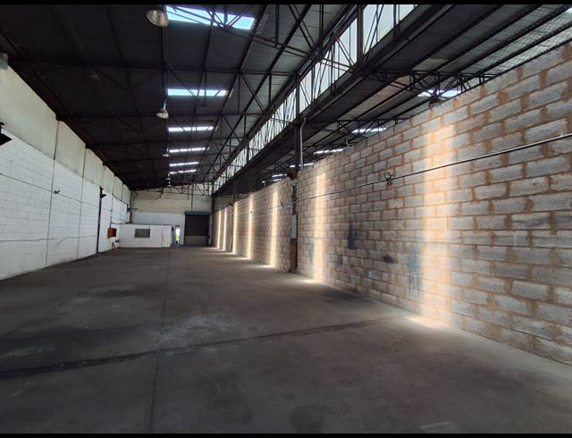 390M² WAREHOUSE TO LET IN HERIOTDALE